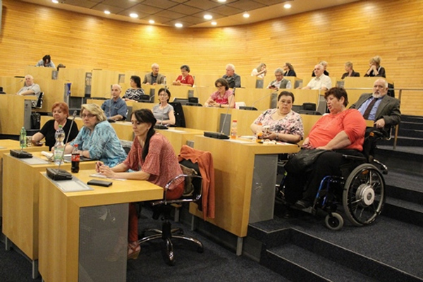 Konference seniory a handicapované seznámila s legislativními změnami