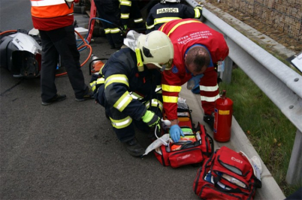 Dopravní nehoda osobního auta v Ústí nad Labem
