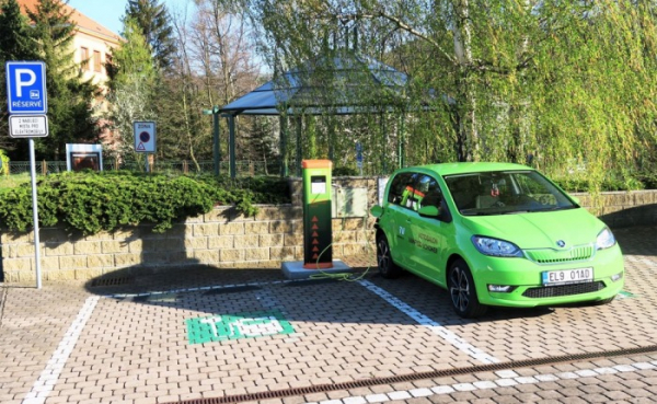 Elektromobilita ČEZ: V Ústeckém kraji je již šestnáct dobíjecích stanic  