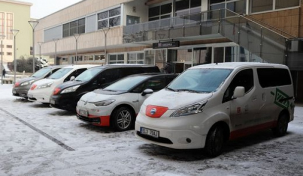Organizace Ústeckého kraje zajistí péči v elektromobilech od Skupiny ČEZ