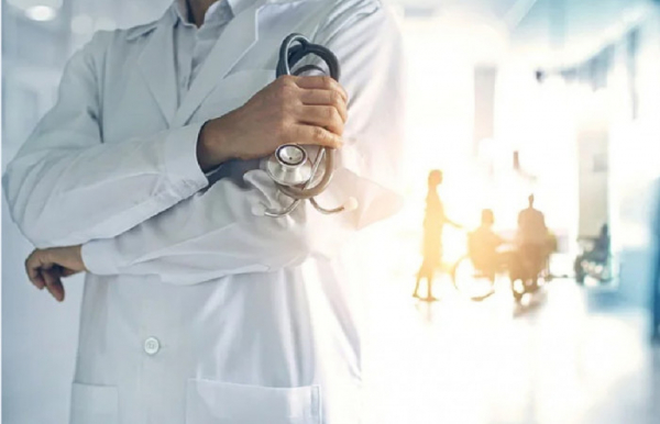 Krajská zdravotní kvůli zvýšené nemocnosti doporučuje omezit návštěvy hospitalizovaných pacientů