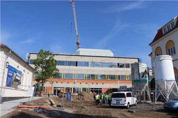 Do konce letošního roku bude v chomutovské nemocnici stavebně dokončen nový pavilon