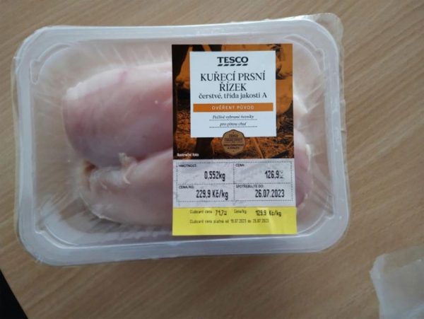 Potravinářská inspekce varuje před nebezpečným kuřecím masem z Teska, obsahuje salmonelu