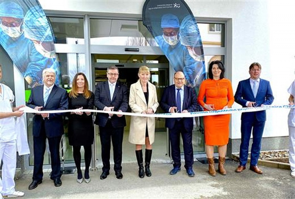 V chomutovské nemocnici otevřela Krajská zdravotní zcela nový pavilon s urgentním příjmem