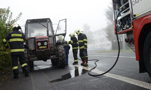 Požár traktoru v Litoměřicích